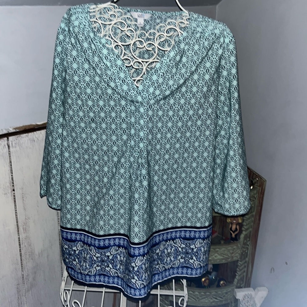 Croft & Barrow Size L Silky Style Shirt